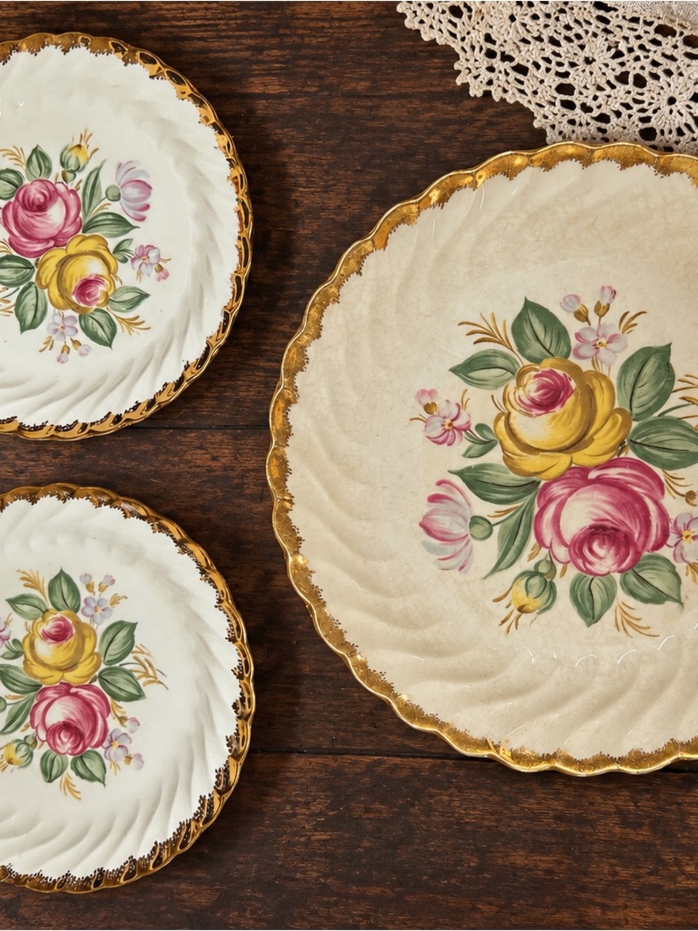Vintage Royal China Quban Royal 22K Gold Floral 3 Pc Plate Set AS IS
